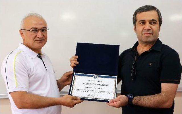 Ar&uuml; Yaz Kursuna Katılan &Ouml;ğrencilerden Sergi 1