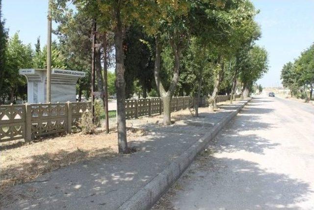 Kırklareli'de Şehir Mezarlığında Kilit Parke Yol Ve Çevre Düzenleme Çalışmalarına Başlandı