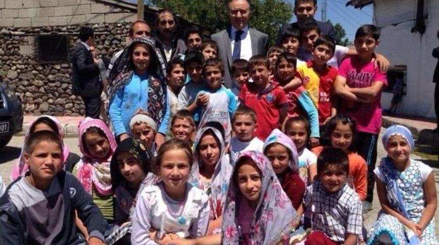 Vali Altıparmak Kurtuluş Mahallesini Ziyaret Etti