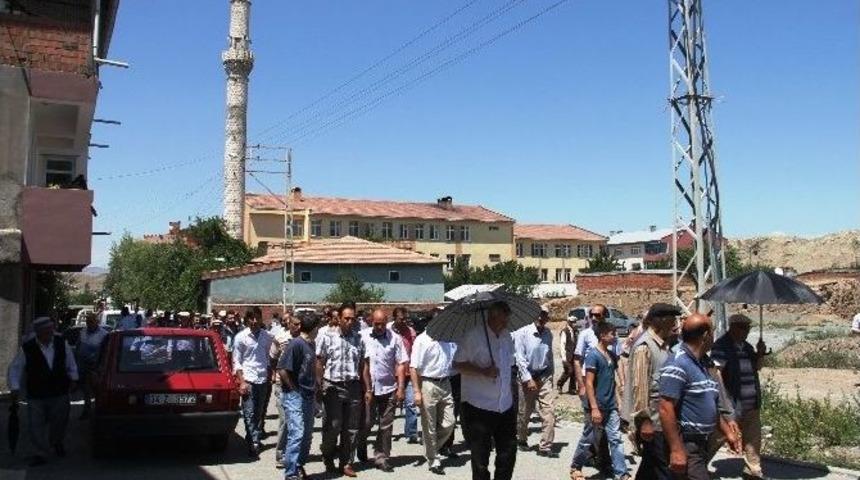 Caferi Camisinin Kundaklanması Kınandı