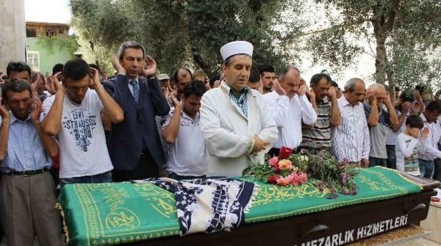 Patlamada &Ouml;len Kadın Toprağa Verildi