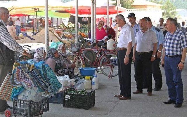 Başkan Karataş&rsquo;tan Pazar Ziyareti 1