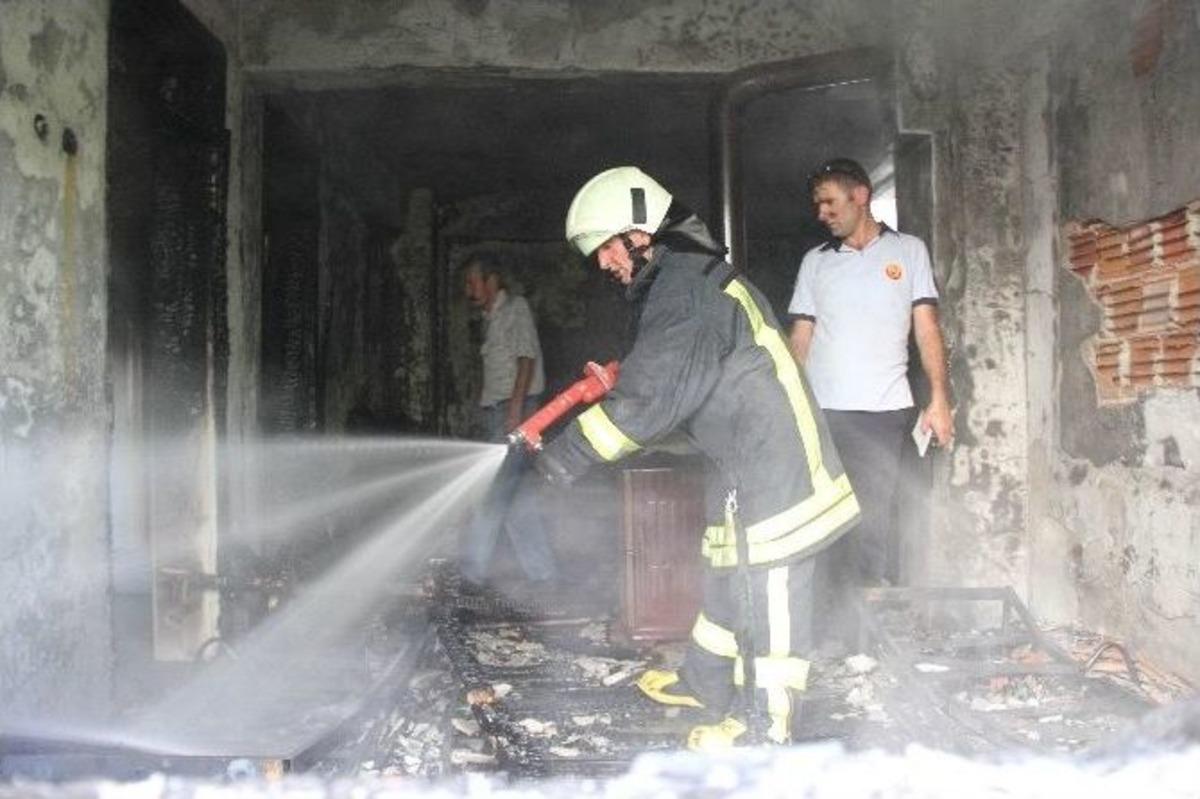 Kiracı Evi Ateşe Vererek Ka&ccedil;tı