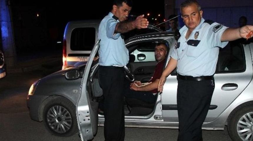Direksiyon Başında Sızan S&uuml;r&uuml;c&uuml; Polise Zor Anlar Yaşattı