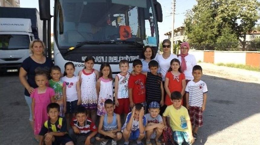 Başarılı &Ouml;ğrenciler Y&uuml;zme Kursuyla &Ouml;d&uuml;llendirildi