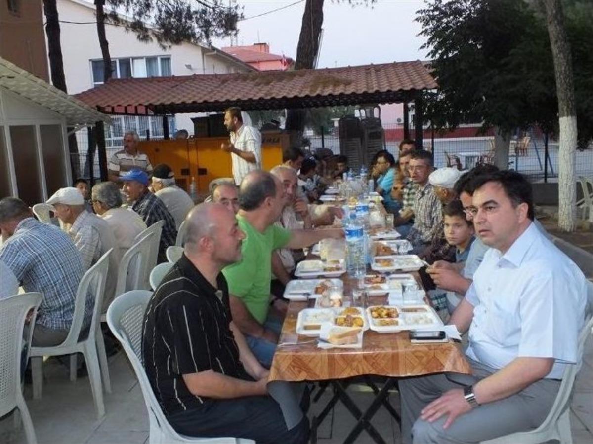K&ouml;şkl&uuml;ler Gelenekseliftar Sofrasında Bir Araya Geldi