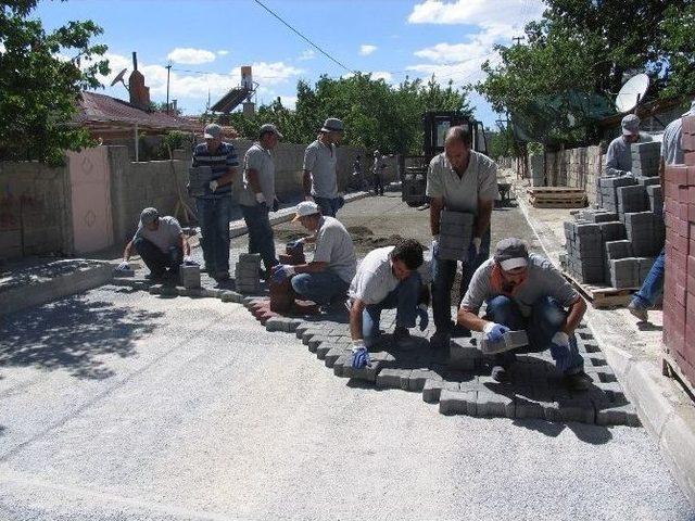 Yol Kaplama Çalışmaları Devam Ediyor