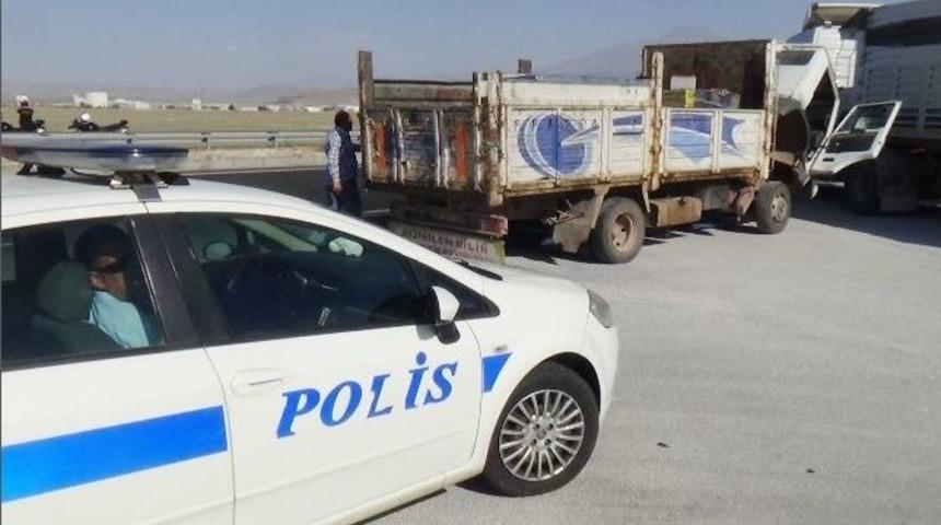 Seyir Halindeki Kamyonette Yangın