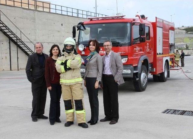 Kahraman İtfaiyecilere Uyarı Veren &Ouml;zel Ceket 1