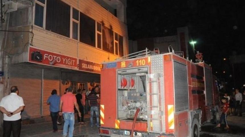 Cizre&rsquo;de &Ouml;ğrenci Yurduna Saldırı
