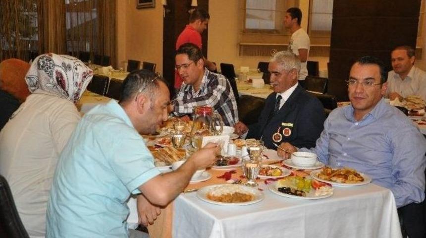 Şehit Ve Gazilere Ailelerine İftar