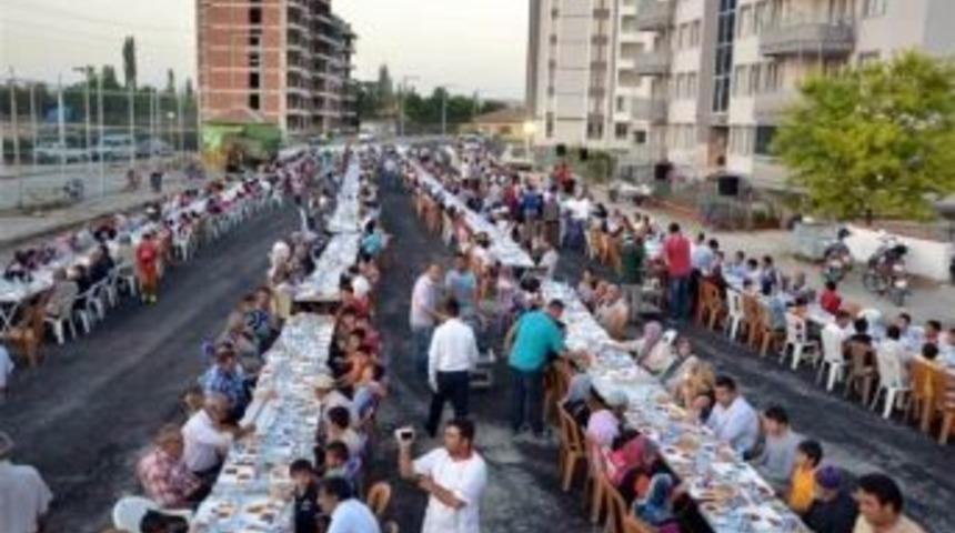 Ereğli&rsquo;de Mahalle İftarlarına Yoğun İlgi