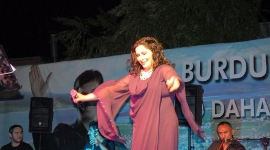 Nuray Hafiftaş Protokol&uuml; Oynattı