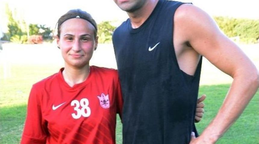 Burak Yılmaz&rsquo;dan Kadın Futbolculara Destek