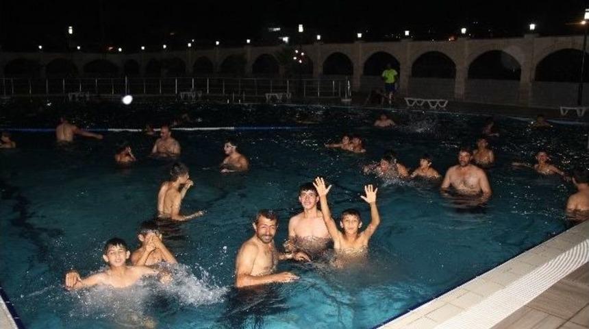 Şanlıurfa&rsquo;da &Uuml;cretsiz Havuza Yoğun İlgi