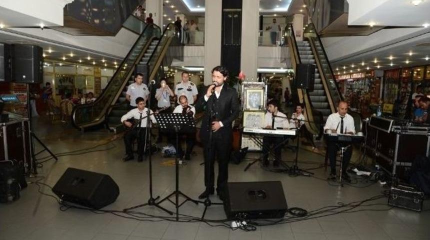 Yunus &Ccedil;oban Tasavvuf Konserleri Adanalıları Adeta B&uuml;y&uuml;l&uuml;yor