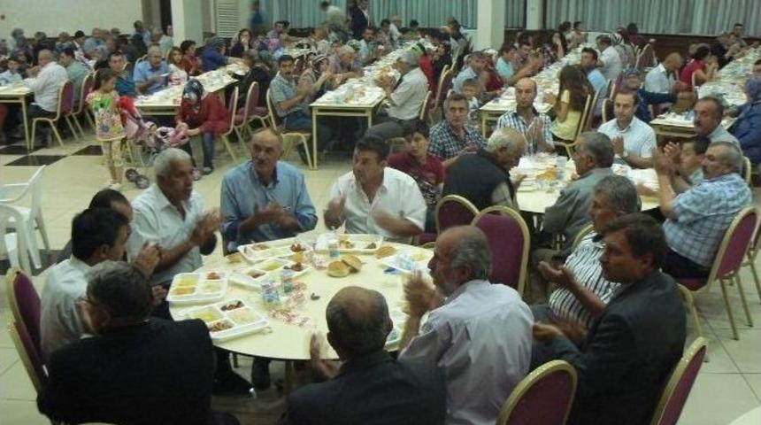 Mhp Boz&uuml;y&uuml;k İl&ccedil;e Teşkilatının İftar Yemeği