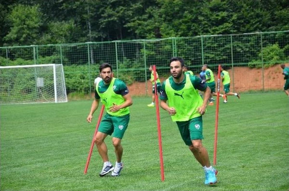 Bursaspor Sıcak Havaya Rağmen Tempoyu Arttırdı