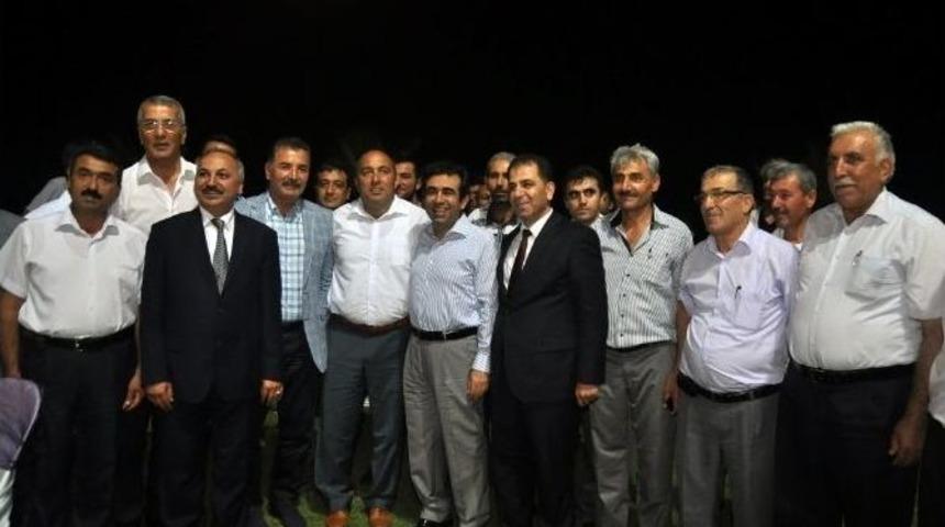 Vali G&uuml;zeloğlu, Pazarcı Esnafıyla İftar A&ccedil;tı