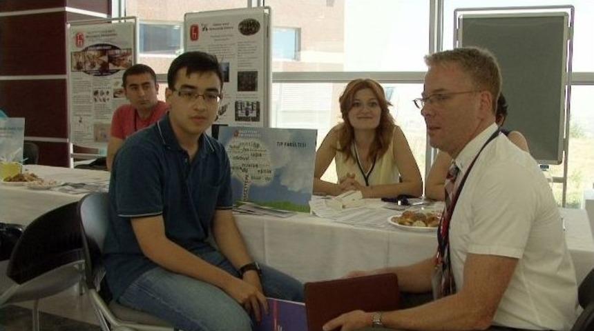 Hacettepe &Uuml;niversitesi, Tanıtım G&uuml;nlerinde &Ouml;ğrencileri Ağırlıyor