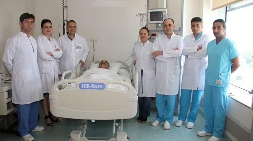 Kalbi Yırtık Hasta &ldquo;şemsiye&rdquo; Y&ouml;ntemiyle Hayata Tutundu