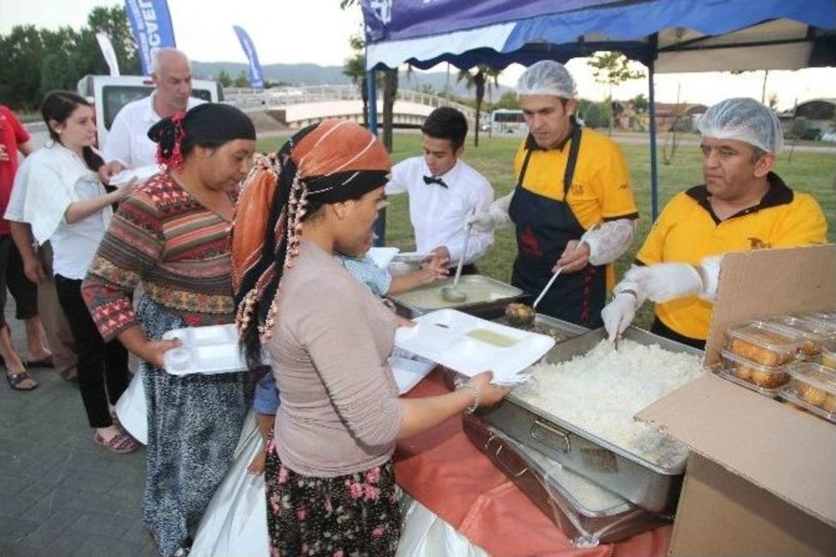G&ouml;lc&uuml;k&rsquo;te İki Parkı Birleştiren Modern K&ouml;pr&uuml; Hizmete Girdi