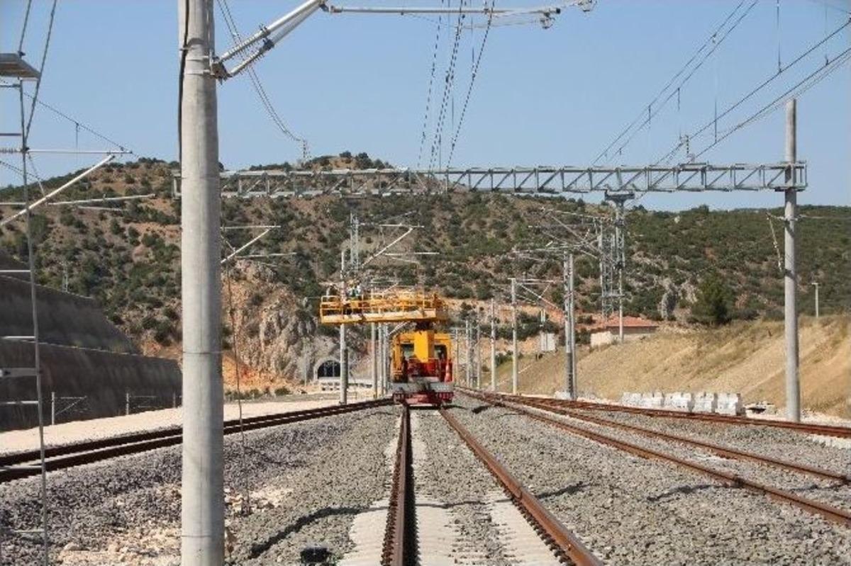 Yht&rsquo;de &Ccedil;alışmalar T&uuml;m Hızıyla S&uuml;r&uuml;yor