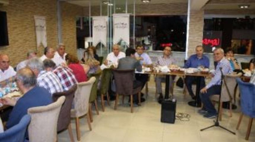 Karşıyaka&rsquo;nın &Ouml;nde Gelen İsimleri İftarda Bir Araya Geldi
