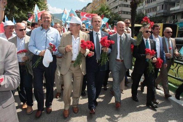 Ak Parti Bursa İl Başkanlığı, Cumhurbaşkanlığı Seçimleri Startını Verdi