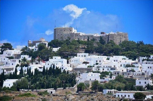 Patmos Adası Türk Turist İçin Seferber Oldu