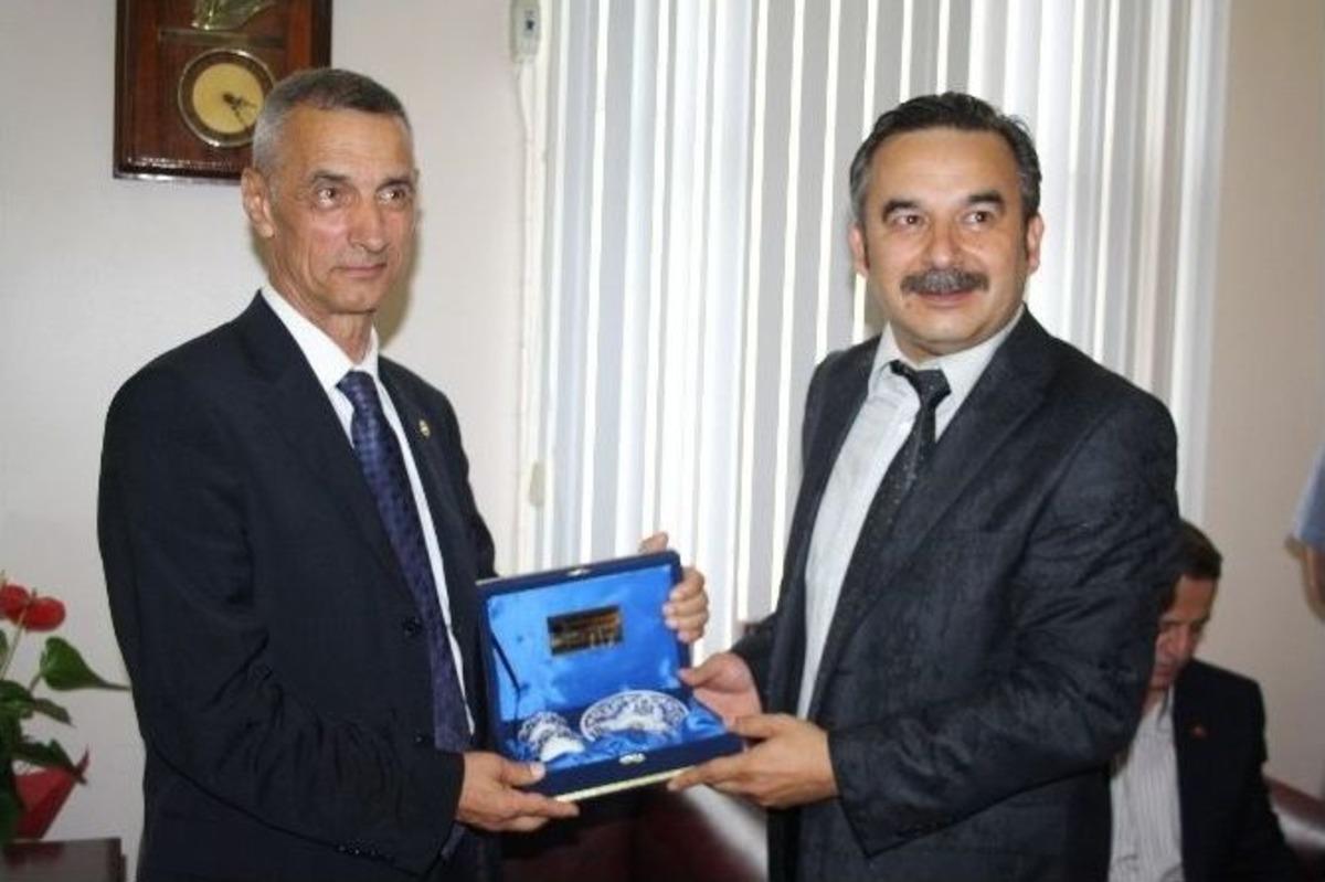 Mhp Milletvekili Engin Alan: "partililerimle Kucaklaşıyorum"