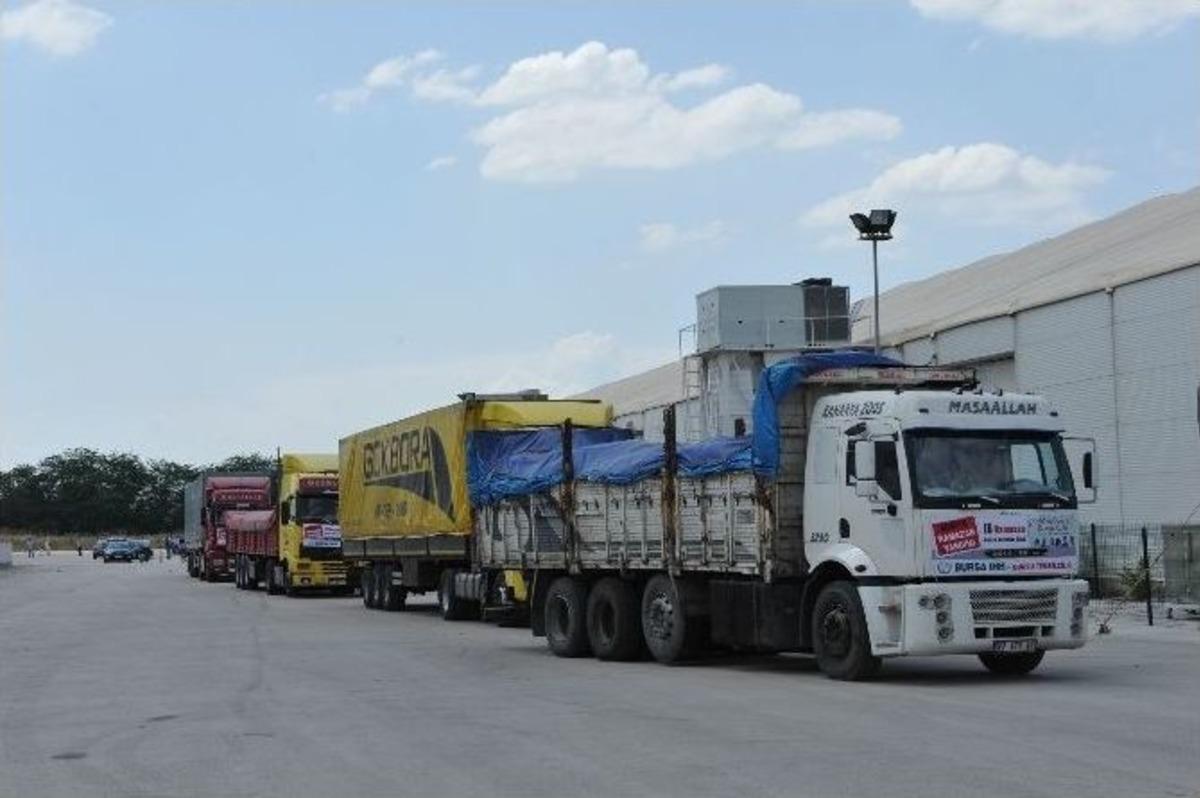 Suriyeli Yetim &Ccedil;ocuklar İ&ccedil;in 12 Yardım Tır&rsquo;ı Yola &Ccedil;ıktı