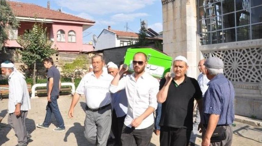 Yaşlı &Ccedil;iftin Tabutunu Torunu Canberk Taşıdı