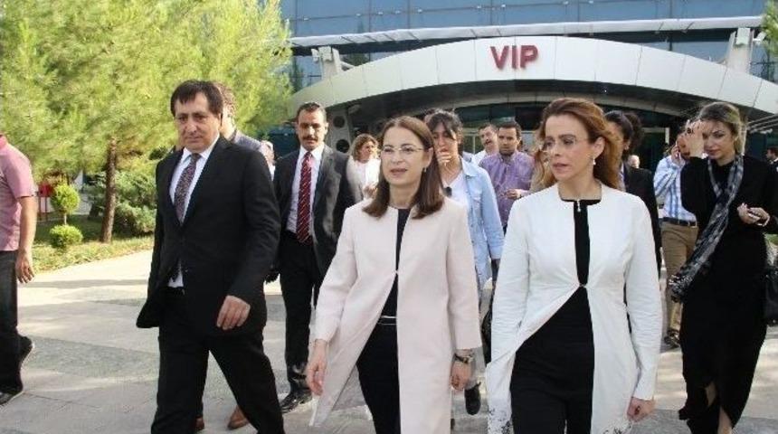 Bakan İslam'dan &Ccedil;ocuk Yaşta Evlilik Uyarısı