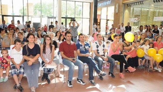 Forum Gaziantep'te Ünlüler Geçidi