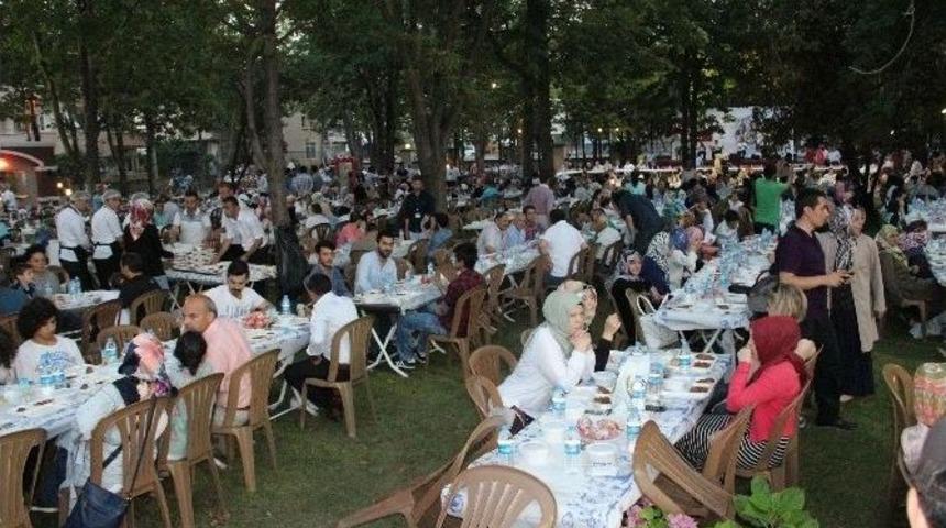 Yetimler 'kardeşlik İftarı'nda Buluştu