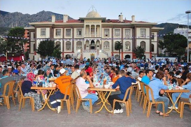 Manisa’da Kalan Yaklaşık 500 Mülteciye İftar