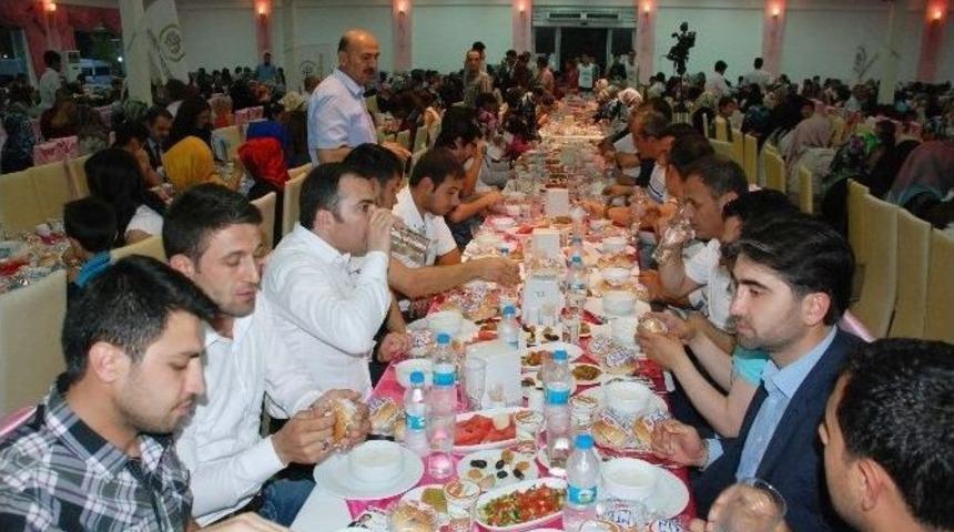 &ldquo;bir Yetim De Sen Giydir&rdquo; Kampanyası