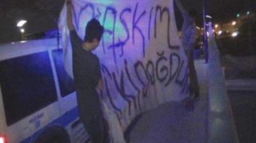 Afyonkarahisar'da Polisi Alarma Ge&ccedil;iren Pankart Olayı