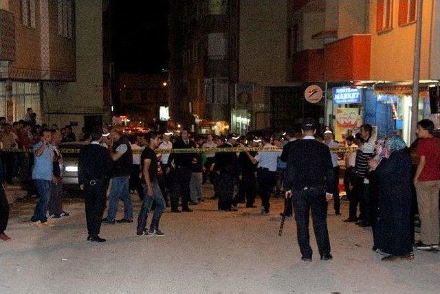 Tabanca Ve D&ouml;ner Bı&ccedil;aklarıyla Bakkalı Basan Saldırganlar Ter&ouml;r Estirdi 1