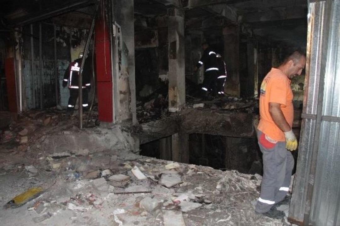 At&ouml;lyedeki Patlamanın Bilan&ccedil;osu Ağır Oldu: 3 &Ouml;l&uuml;, 8 Yaralı