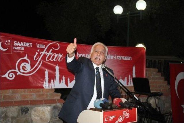 Mustafa Kamalak İzmir'de Partisinin İftarına Katıldı