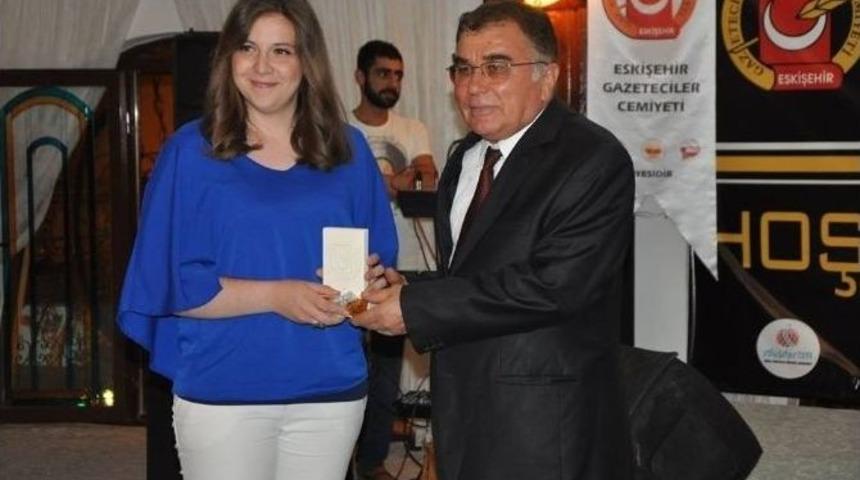 İha Muhabirine Başarı &Ouml;d&uuml;l&uuml;