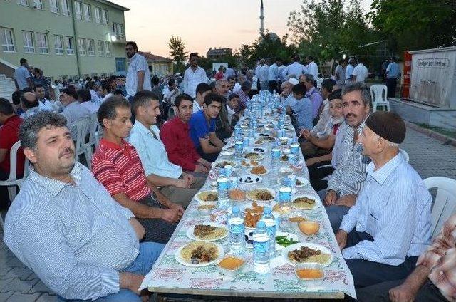 Yeşilyurt Belediyesi'nden “sokak İftarı”