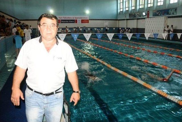 400 Lisanlı Sporcu, Erzurum’da Kulaç Attı