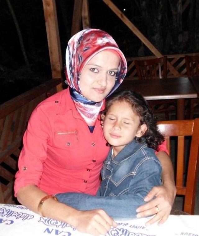 (&ouml;zel Haber) Maden İş&ccedil;isi Karısı Ve Kızını 8 G&uuml;nd&uuml;r G&ouml;zyaşları İ&ccedil;inde Arıyor 1