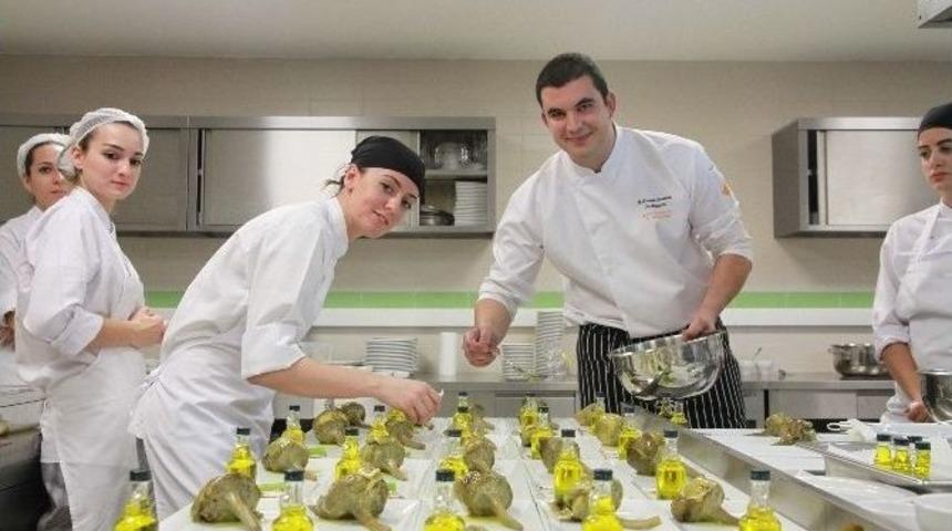 D&uuml;nya Lezzetlerine Yolculuk İzmir Ekonomi&rsquo;den