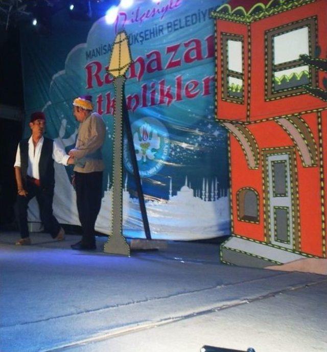 İki Direk Bi Şamata, Selendi de Sahne Aldı 1