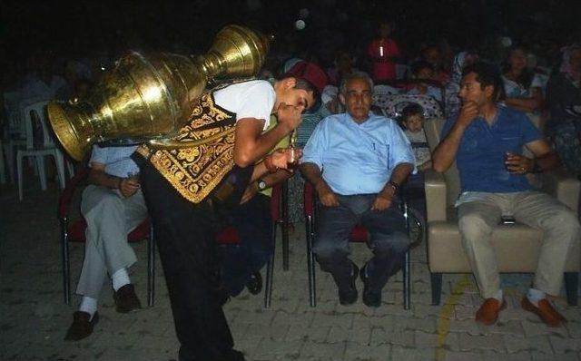 İki Direk Bi Şamata, Selendi de Sahne Aldı 3