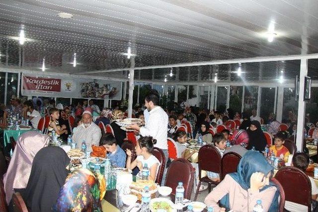 Yetimler İftar Programında Bir Araya Geldi 2